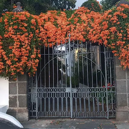 Casita Del Medianero
